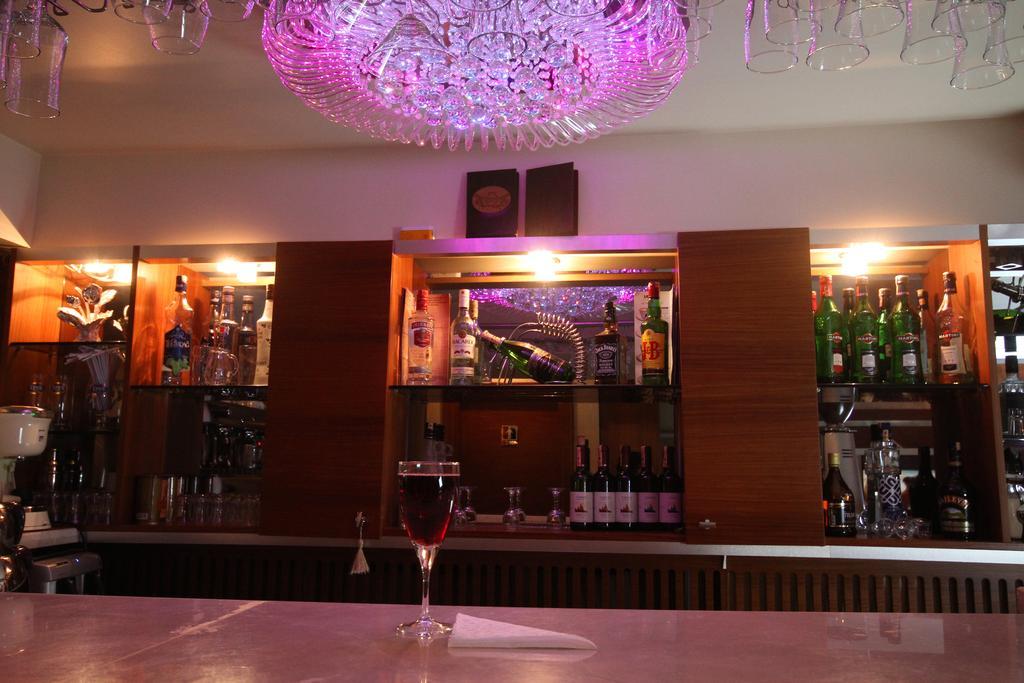 Royce Hotel Istambul Exterior foto